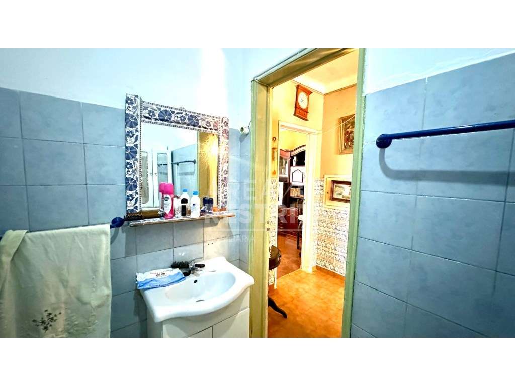 Apartamento T1 com Logradouro e Arrecadação/Garagem no Afonsoeiro -...-10