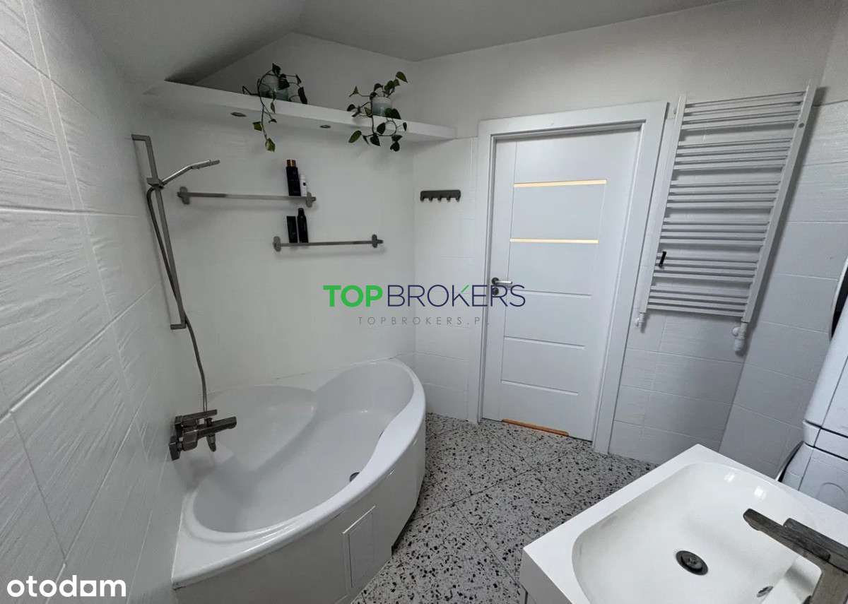 Przestronne trzy pokoje na dwóch poziomach-11