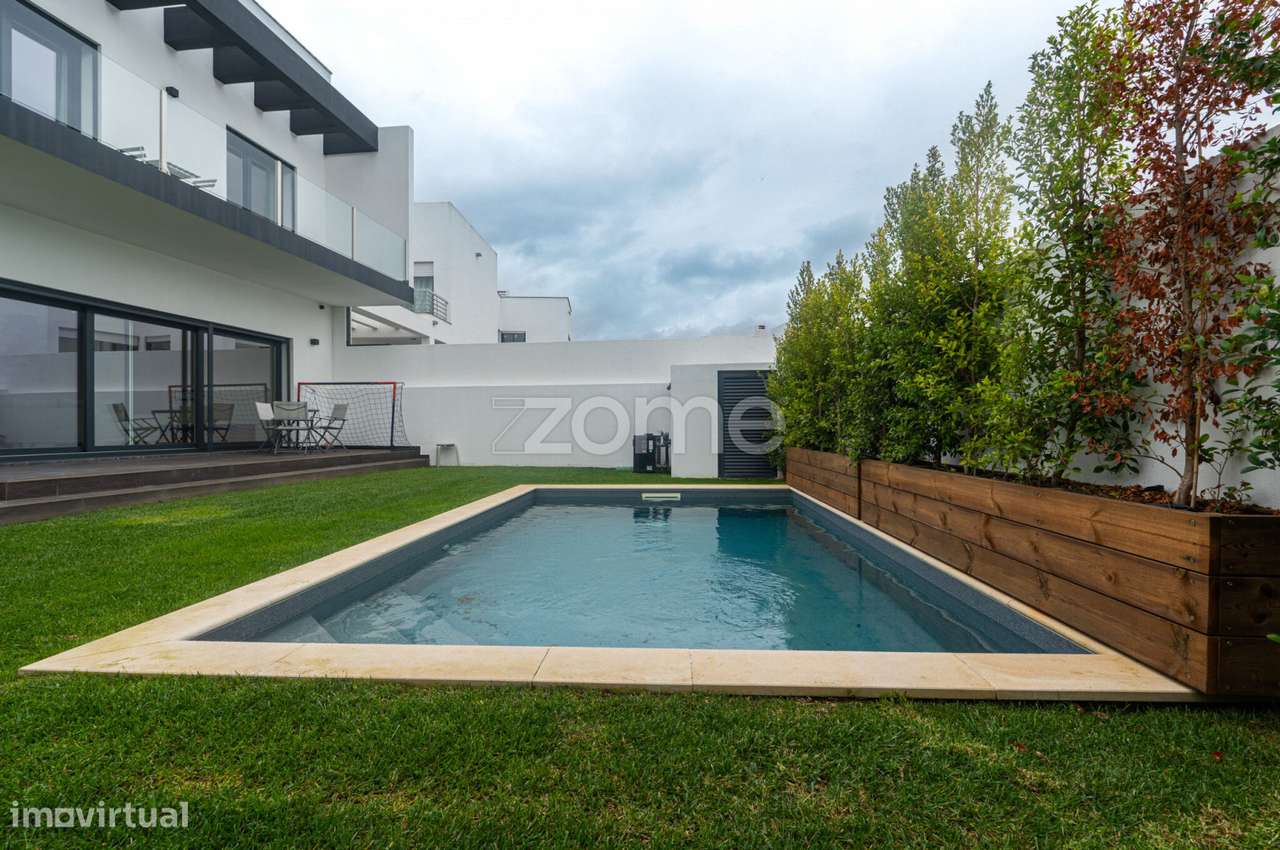 Moradia Isolada T3 com Piscina em Cascais-6