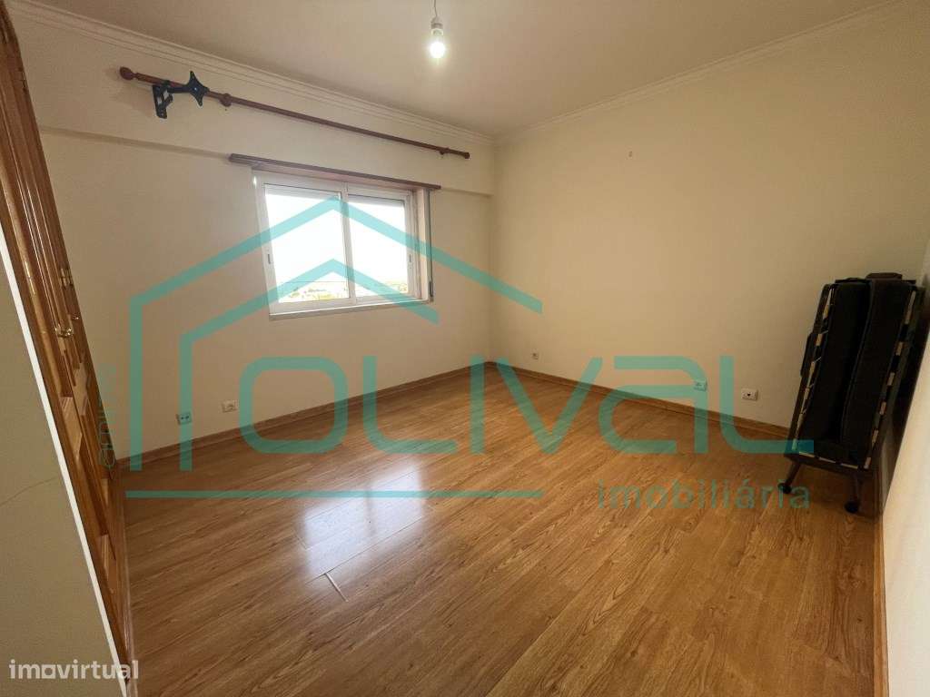 Apartamento T3 com parqueamento e arrecadação na 2ª Fase da Qta. Pi...-20