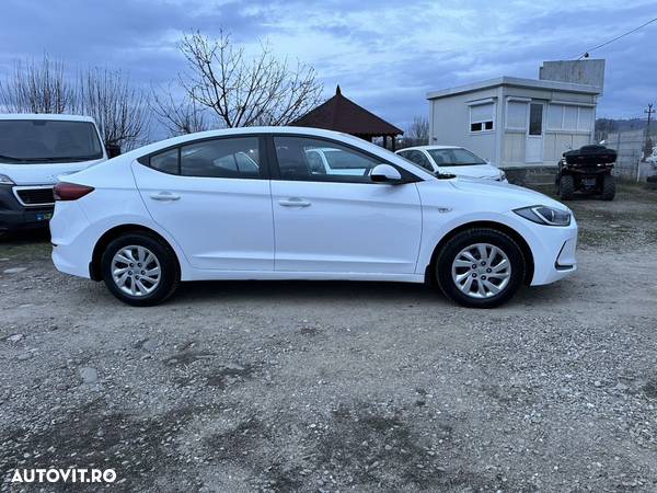 Hyundai Elantra 1.6 CRDI Exclusive - 2