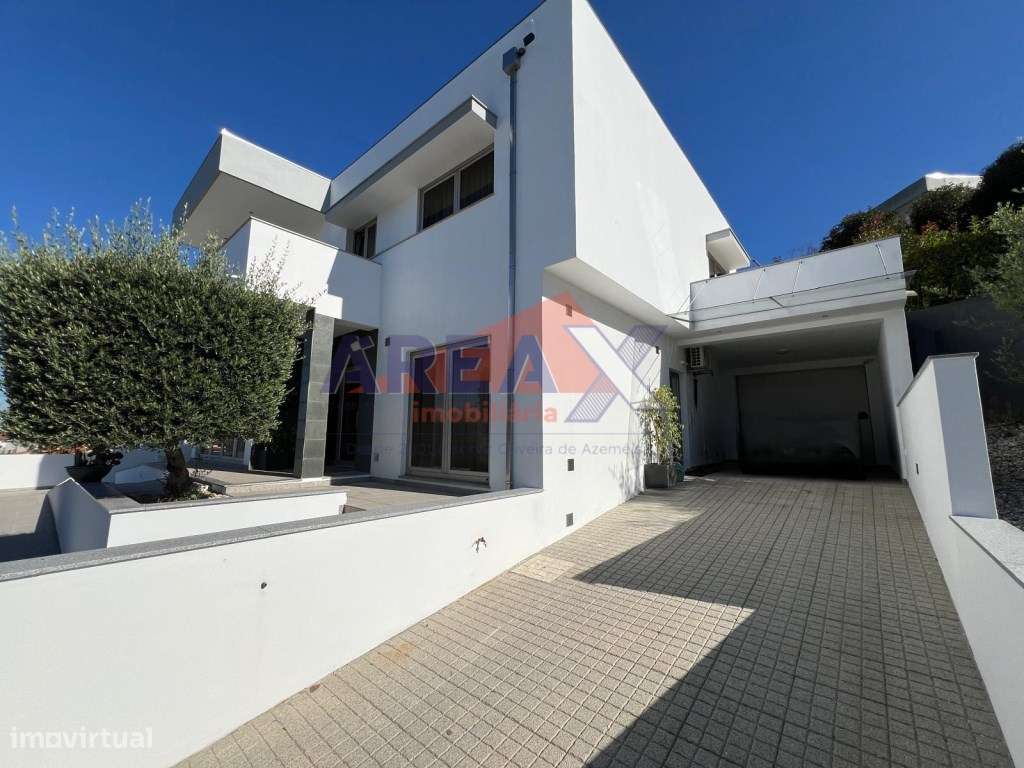 Moradia de Excelência T4 | Isolada | Vistas para a Ria de Aveiro-1