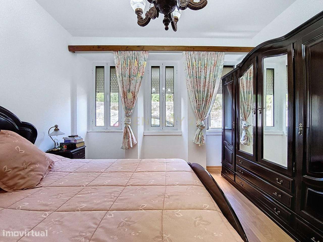 Moradia T5 + Anexo T1 com elevado potencial de rentabilização em Ponta - Grande imagem: 5/44