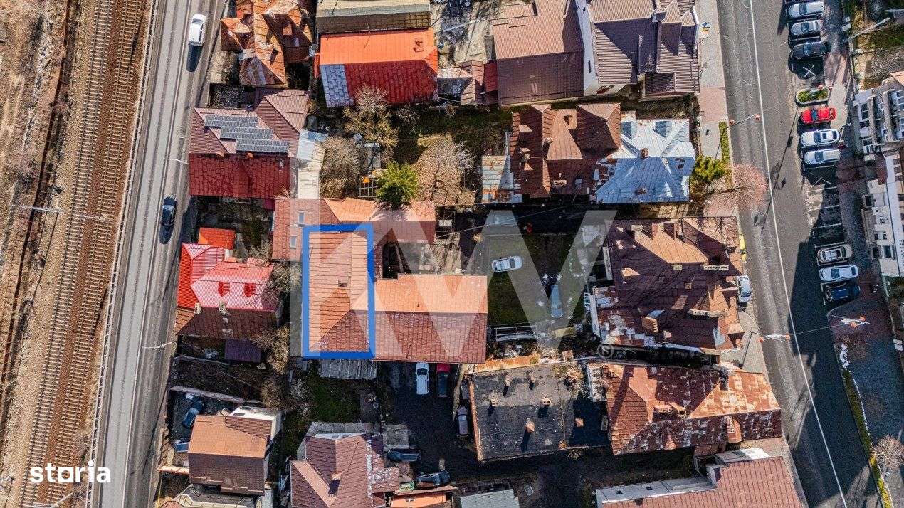 Corp de casa in inima statiunii Sinaia, pe bld. Republicii. - Imagine principală: 4/15