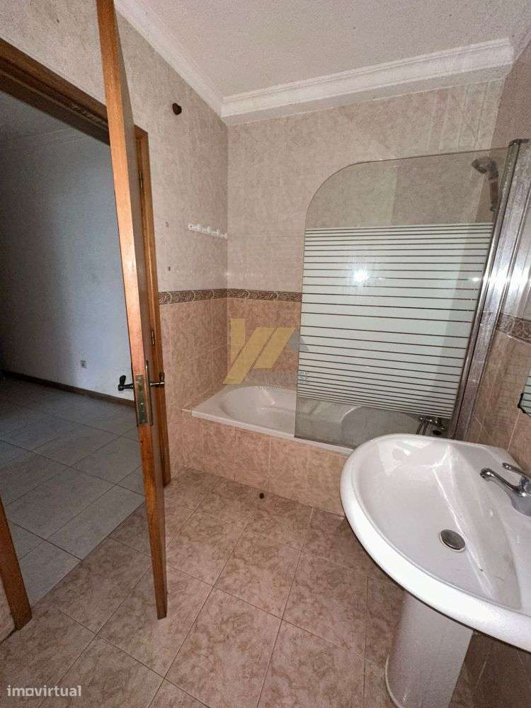 Apartamento T3 com terraço-7