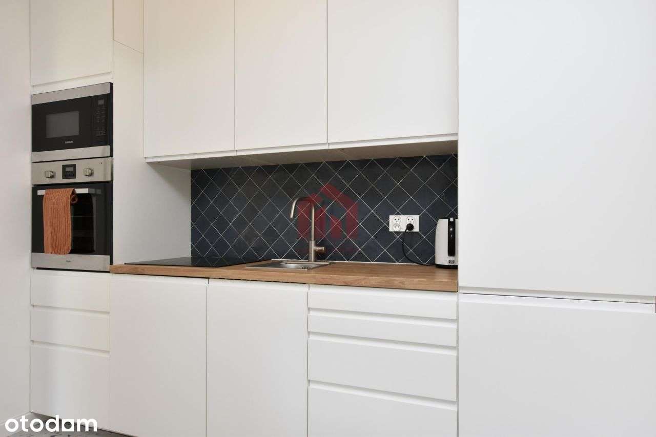 salon z aneksem + 2 sypialnie, Capital Towers-1