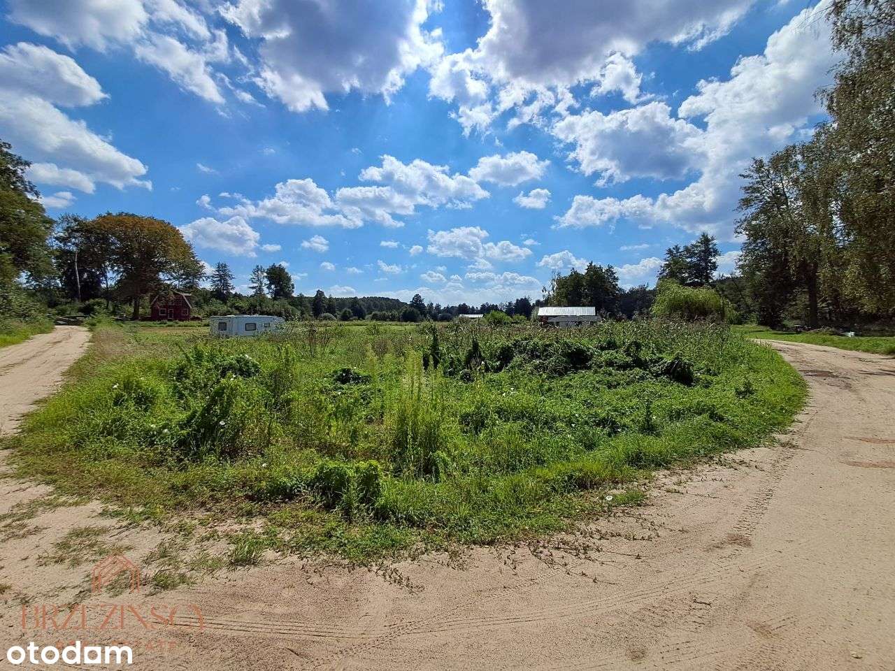 PIĘKNA DZIAŁKA NAD JEZIOREM! 10 metrów do wody! Super cena!-1