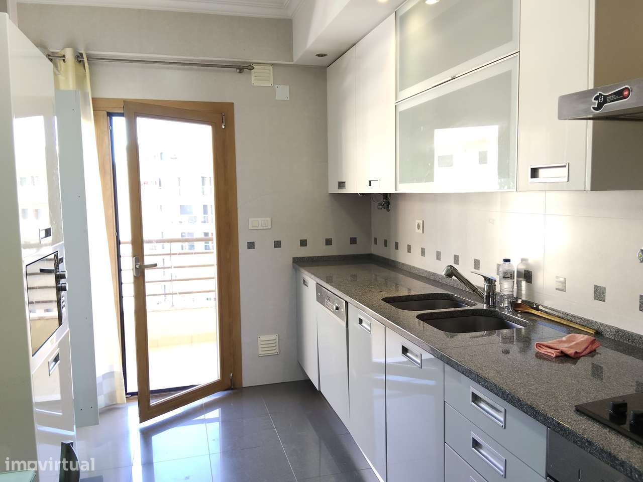 T2 com suite  Colinas do Cruzeiro, Odivelas-1