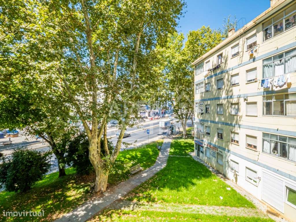 Excelente Apartamento T2 nas Paivas - Ótimo Potencial e Localização...-34