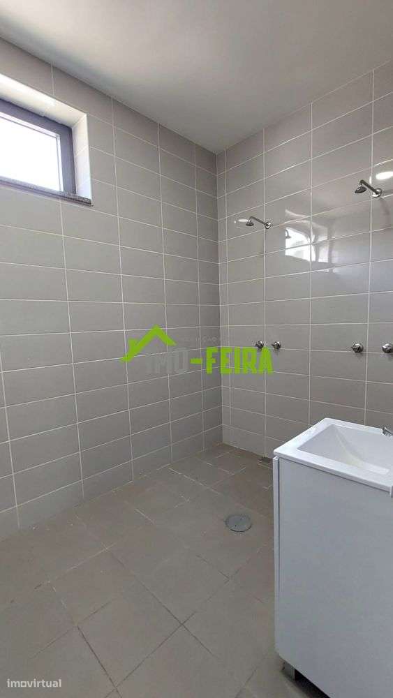 Pavilhão industrial , Fiães-35