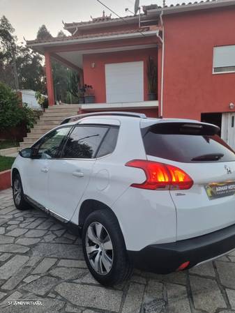 Peugeot 2008 1.2 PureTech Allure - 5