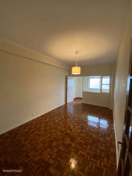 T2 a 800 metros do metro de Odivelas - Grande imagem: 5/9