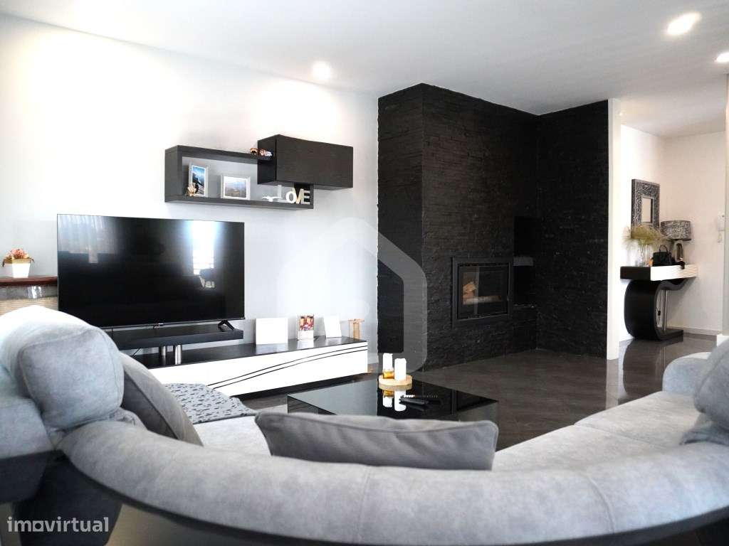 Apartamento T3 com Terraço, a 7 min do Centro da Cidade - Grande imagem: 5/35