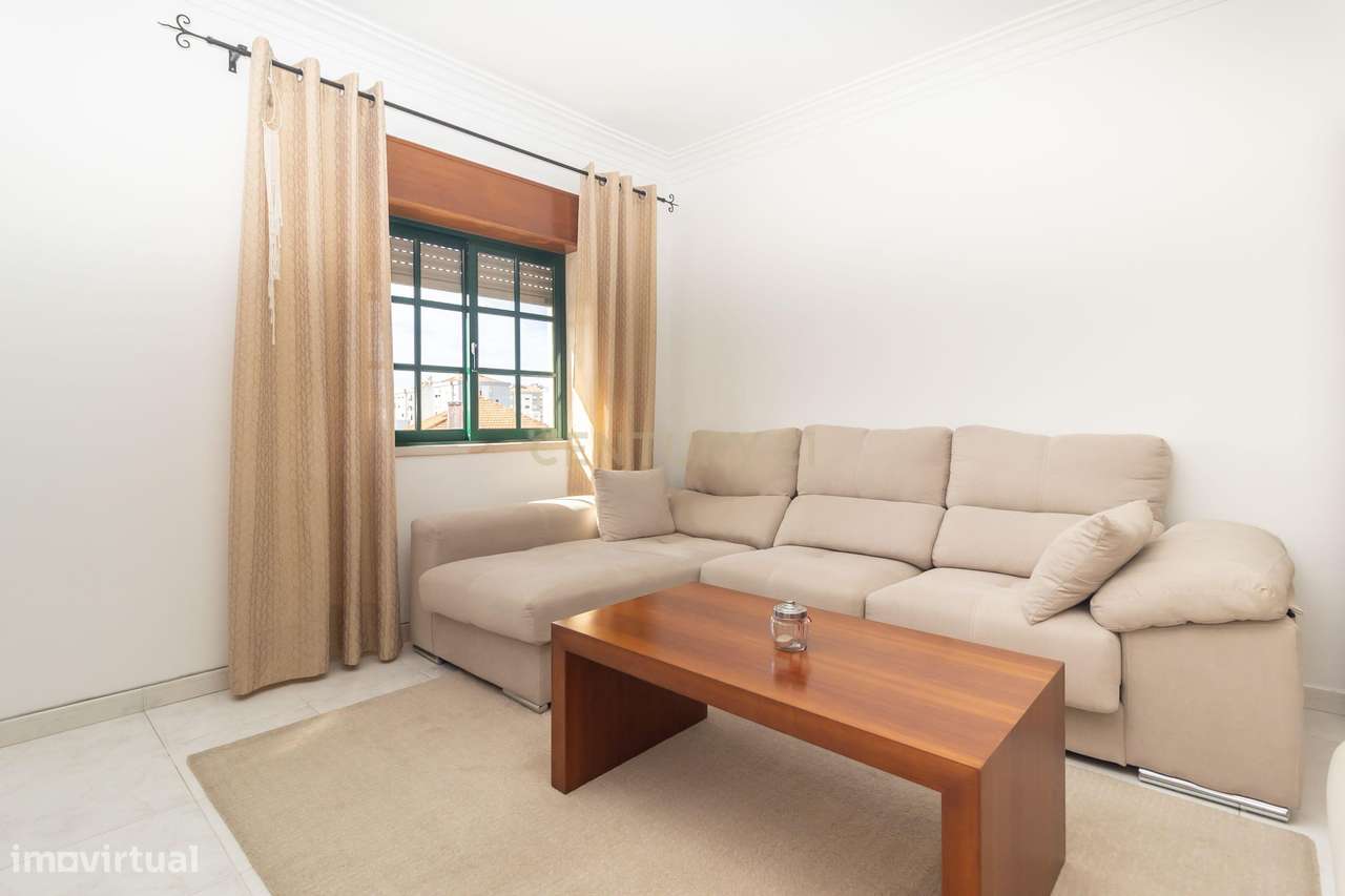 Apartamento T2 com Parqueamento, Elevador, Pronto a Habitar – Uma Opor-14