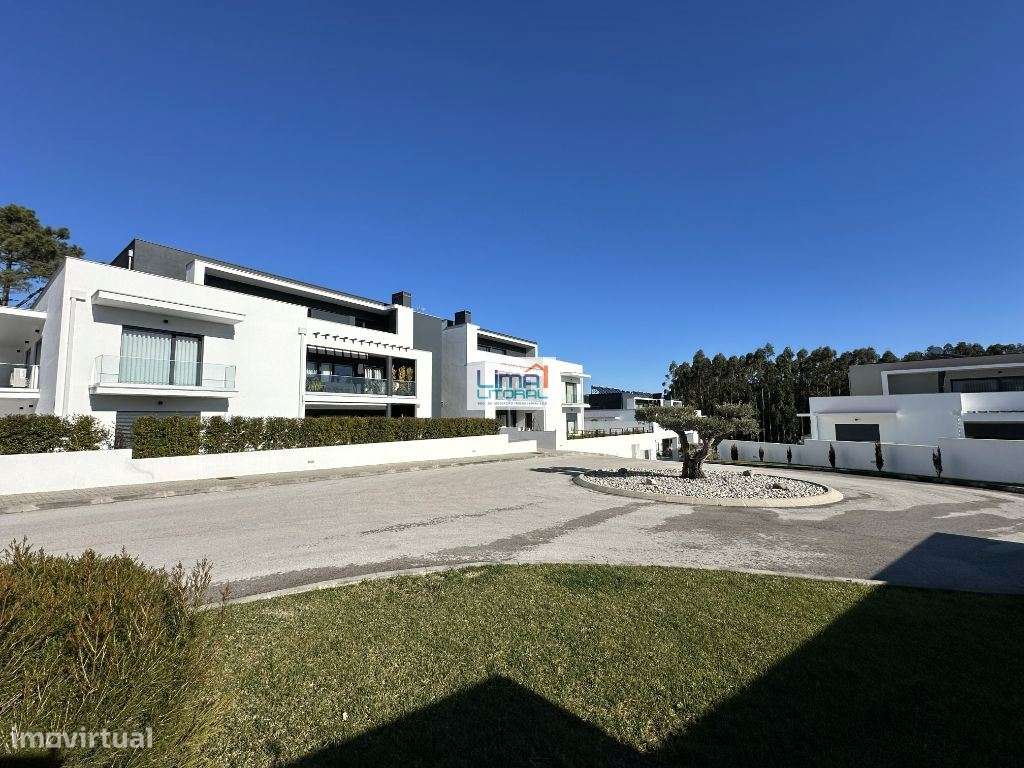 Moderno apartamento T3 - condomínio fechado com piscina-1