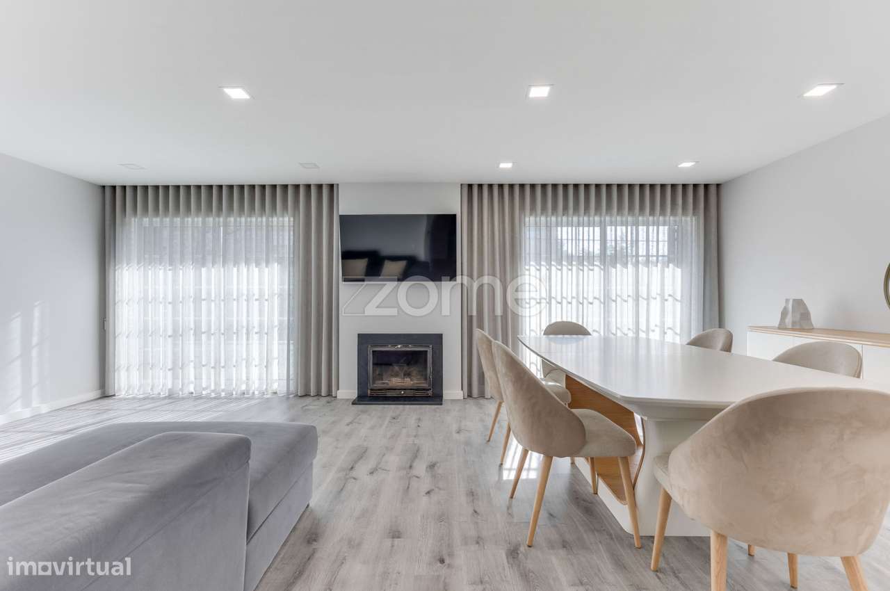 Moradia T4 com Suite, Closet - Ao Externato Paulo VI - São Cosme - Grande imagem: 3/21