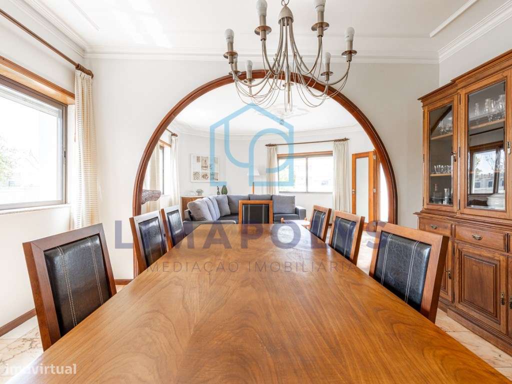 Moradia T4 com Vista Mar a 50m da Praia - Oportunidade Única!-7