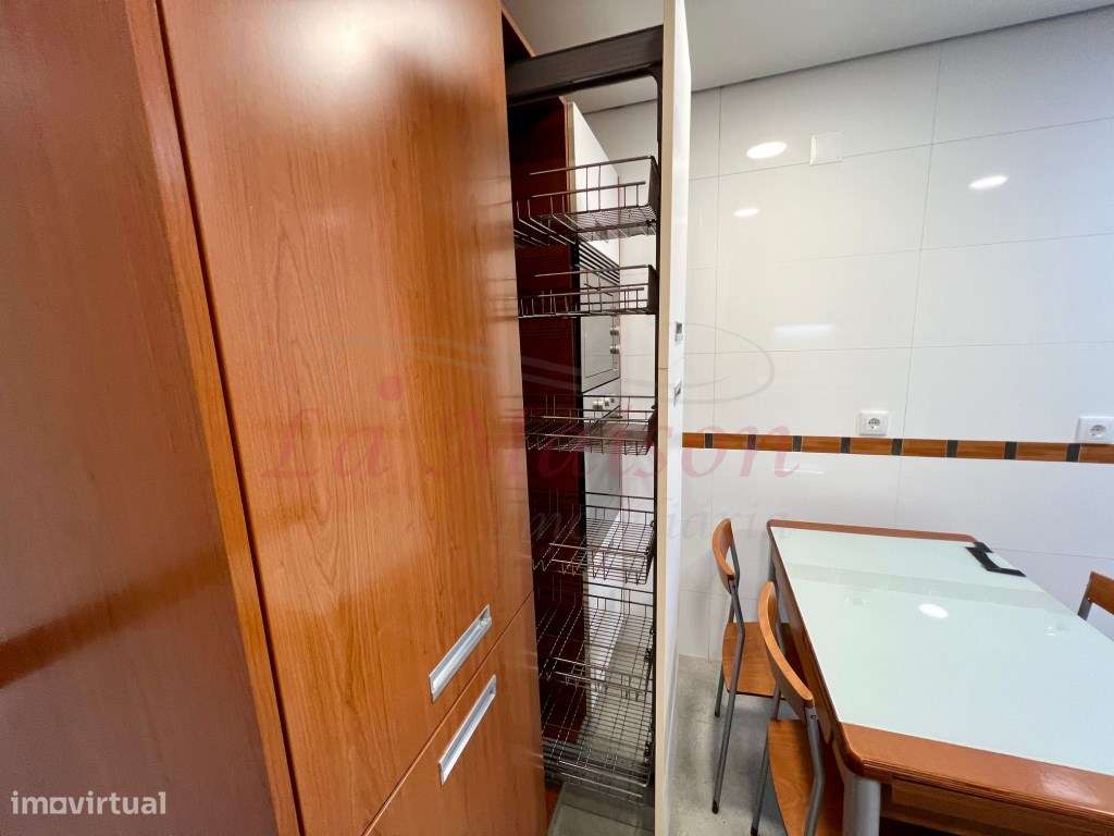 Moradia V4 Duplex no Centro de Loures-30