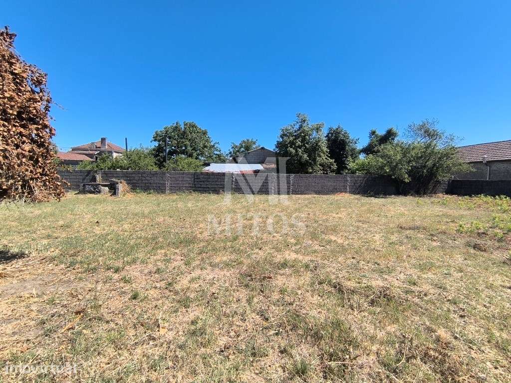 Terreno em zona de construção para venda em Arão - Valença-5