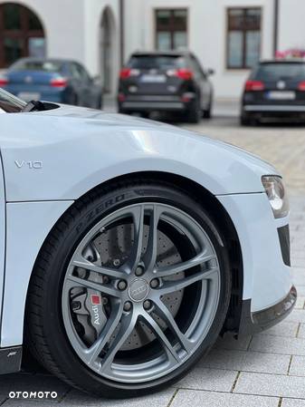 Audi R8 5.2 Quattro S tronic - 15