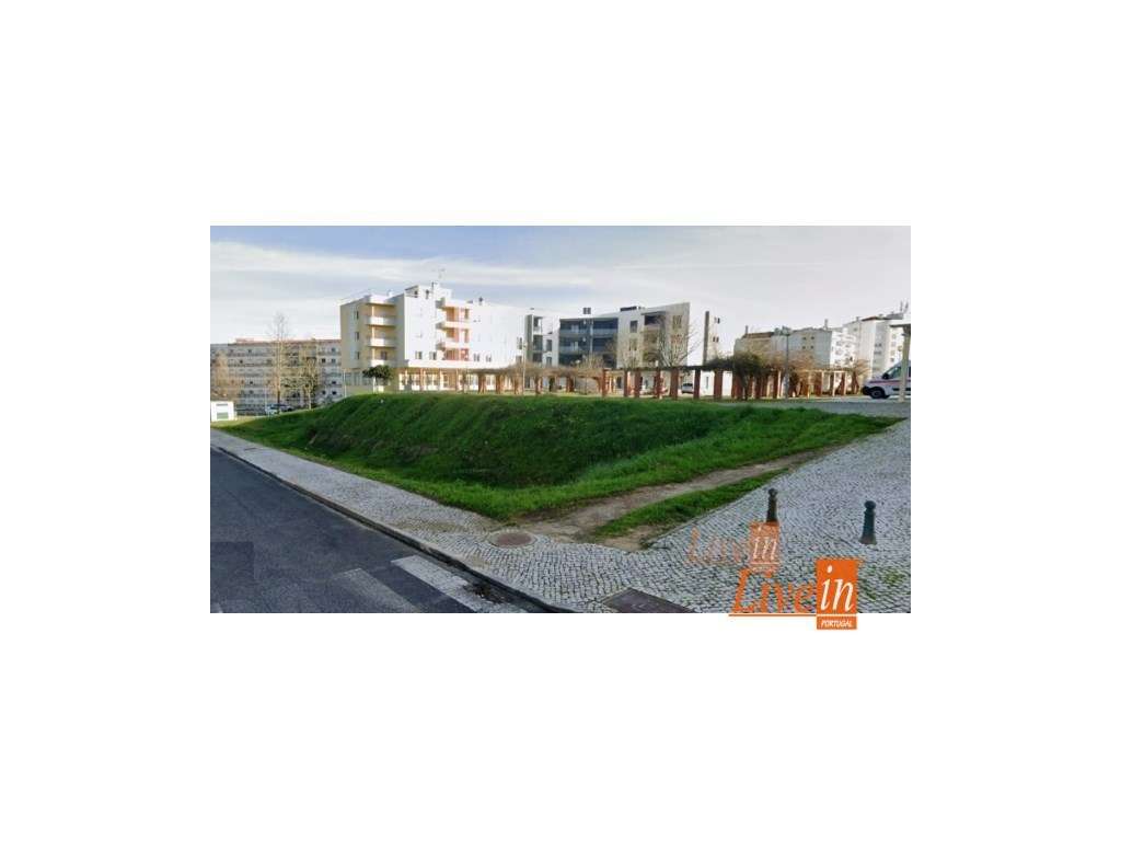 Lote de Terreno para Construção numa Excelente Localização de Torre... - Grande imagem: 2/9