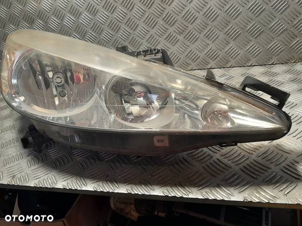 PEUGEOT 207 SW LAMPA REFLEKTOR PRAWA PRZEDNIA PRAWY PRZÓD USZKODZONA - 3