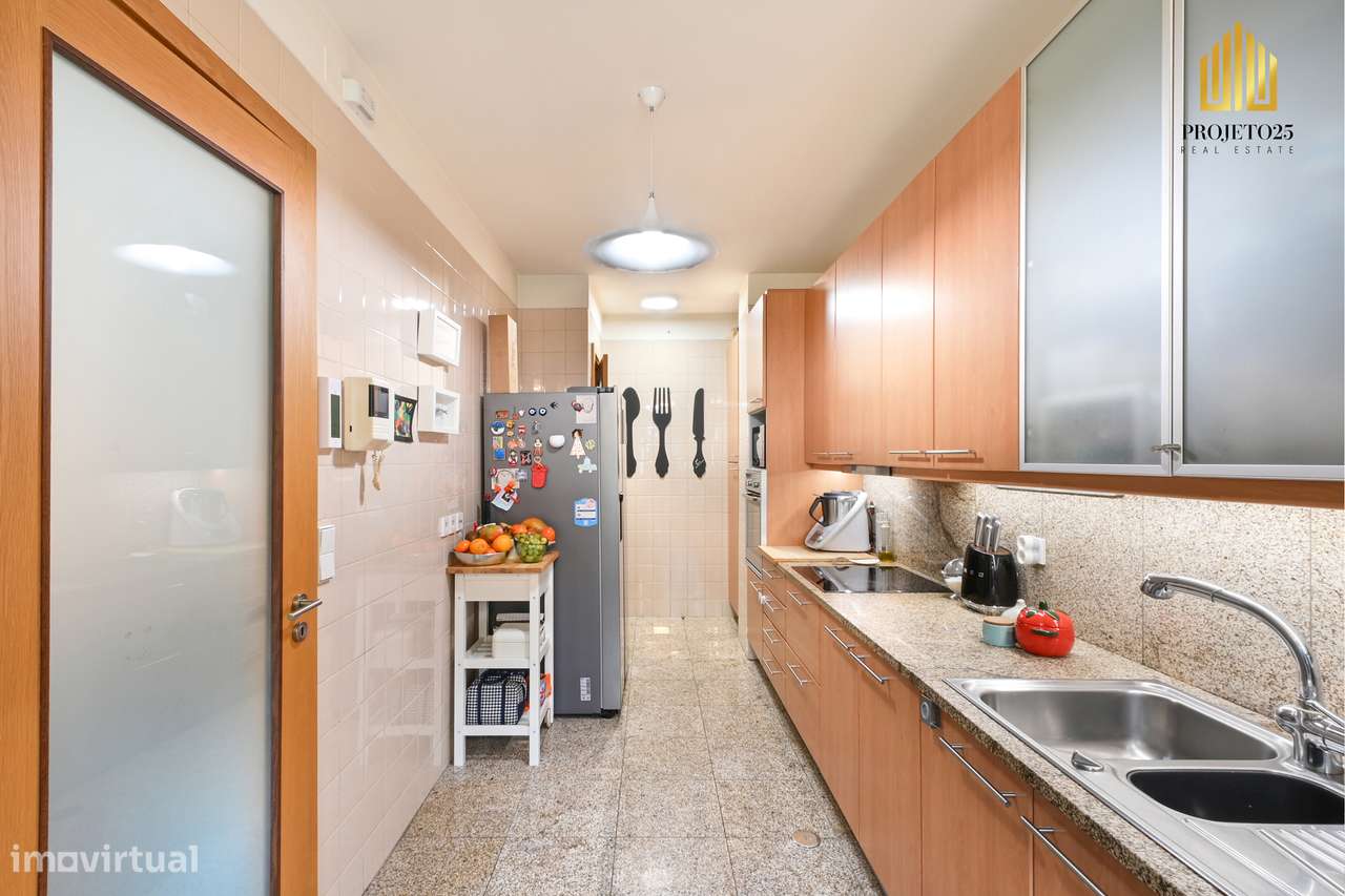 T2 Com Terraço Privativo em Condº Fechado com Piscina Coberta e Jardim-15