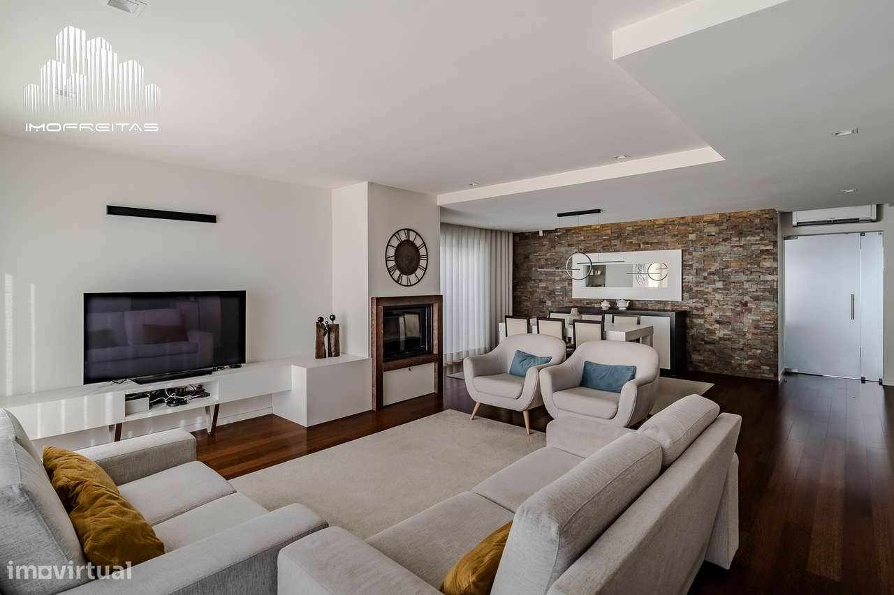 Moradia T4 de Luxo com Piscina numa das Melhores Zonas de Braga!-24
