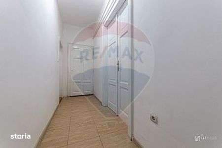 Apartament la de inchiriat la casa, spațios, nemobilat- zonă centrală - Imagine principală: 4/12