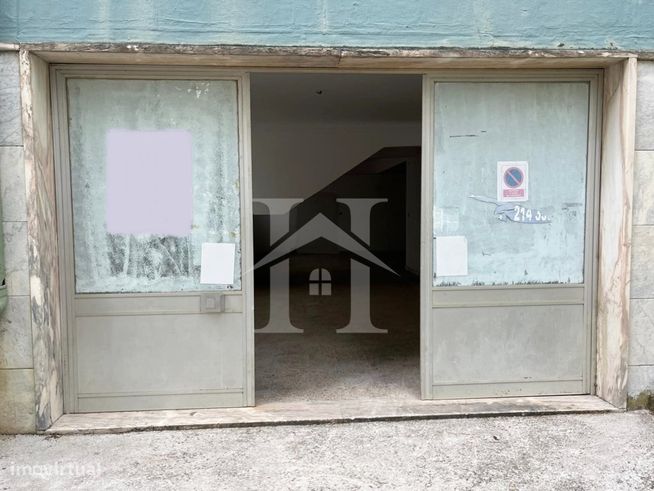 Loja com 210m² e Acesso Direto à Rua Para Veículos-20