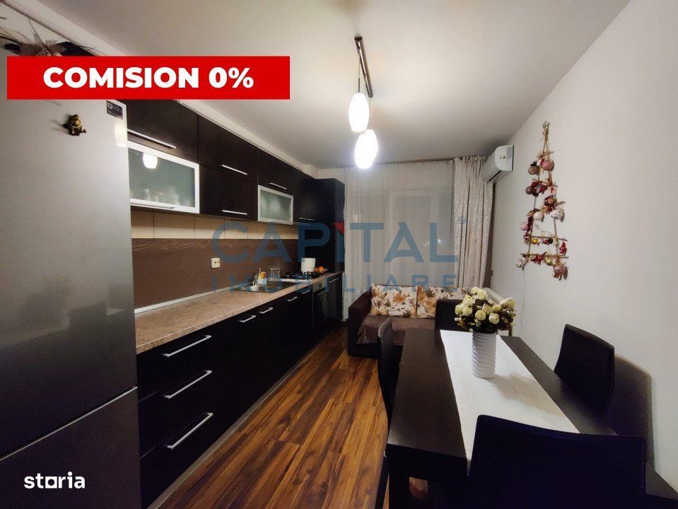 Vanzare apartament cu 3 camere semidecomandat, etaj intermediar, zona