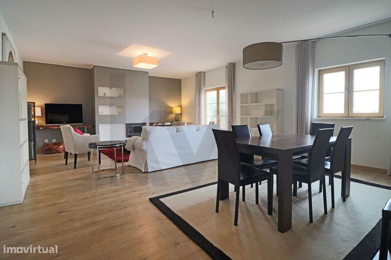 T4 em Condomínio Fechado com Piscinas e  2 Lugares de Estacionamento - Grande imagem: 2/30