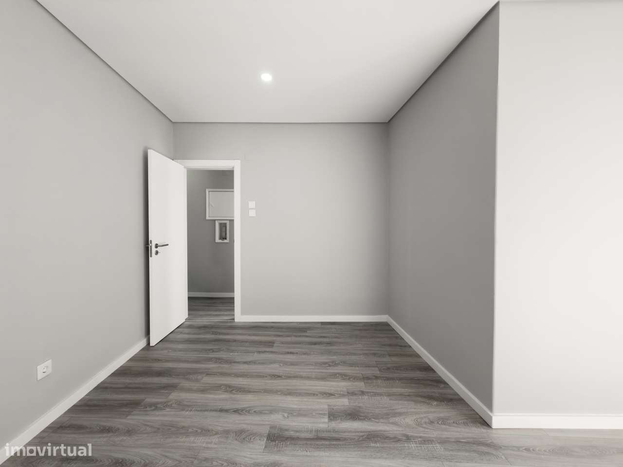Apartamento T3 com logradouro, totalmente renovado-7