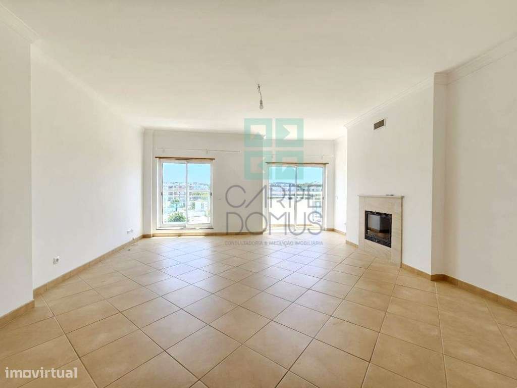 Espaçoso apartamento T3, com parqueamento, junto centro de Loulé, A...-19