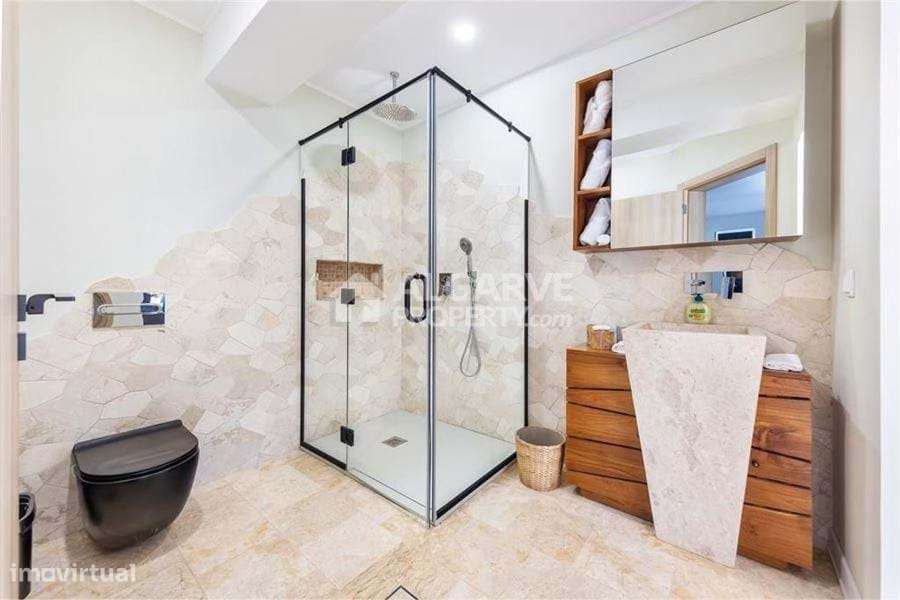 Moradia T6 renovada com piscina perto do Triângulo Dourado - Grande imagem: 5/57