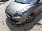 Zderzak Renault scenic - 3