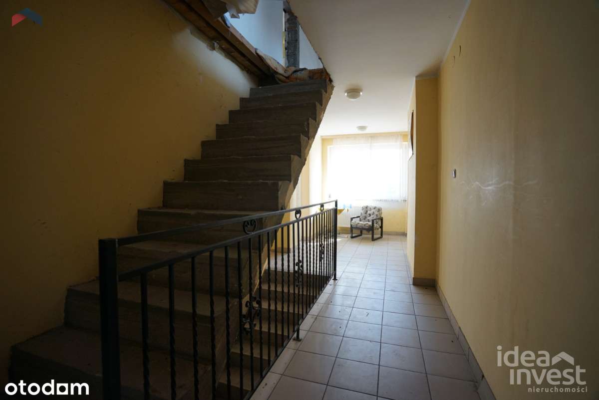 Duży dom w zabudowie bliźniaczej z potencjałem-18