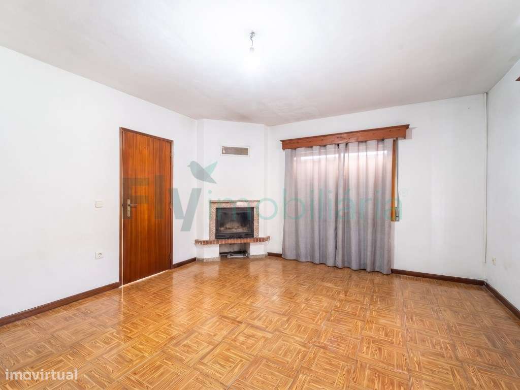 MORADIA TÉRREA COM GRANDE POTENCIAL | GARAGEM E JARDIM-41