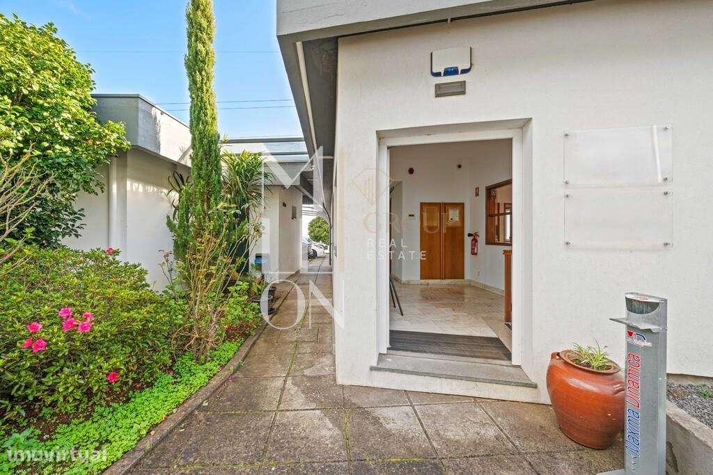 Oportunidade de Investimento Industrial - lote 7.290 m2 com 1.595 m2 d-14