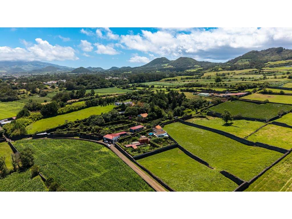 Excelente Oportunidade de Investimento nos Fenais da Luz | Moradia ...-21
