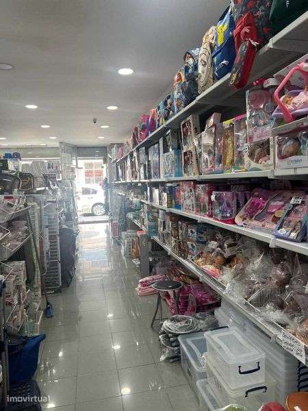 Trespasse de estabelecimento comercial local na Amadora R.Elias Garcia - Grande imagem: 4/4