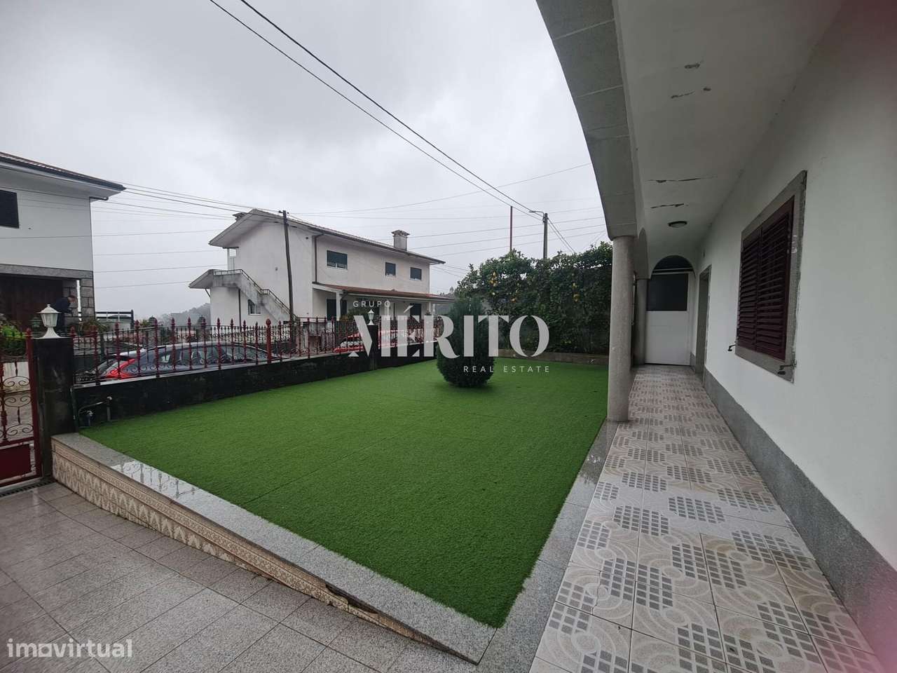 Moradia T3 com restaurante em Lordelo – Guimarães - Grande imagem: 2/32