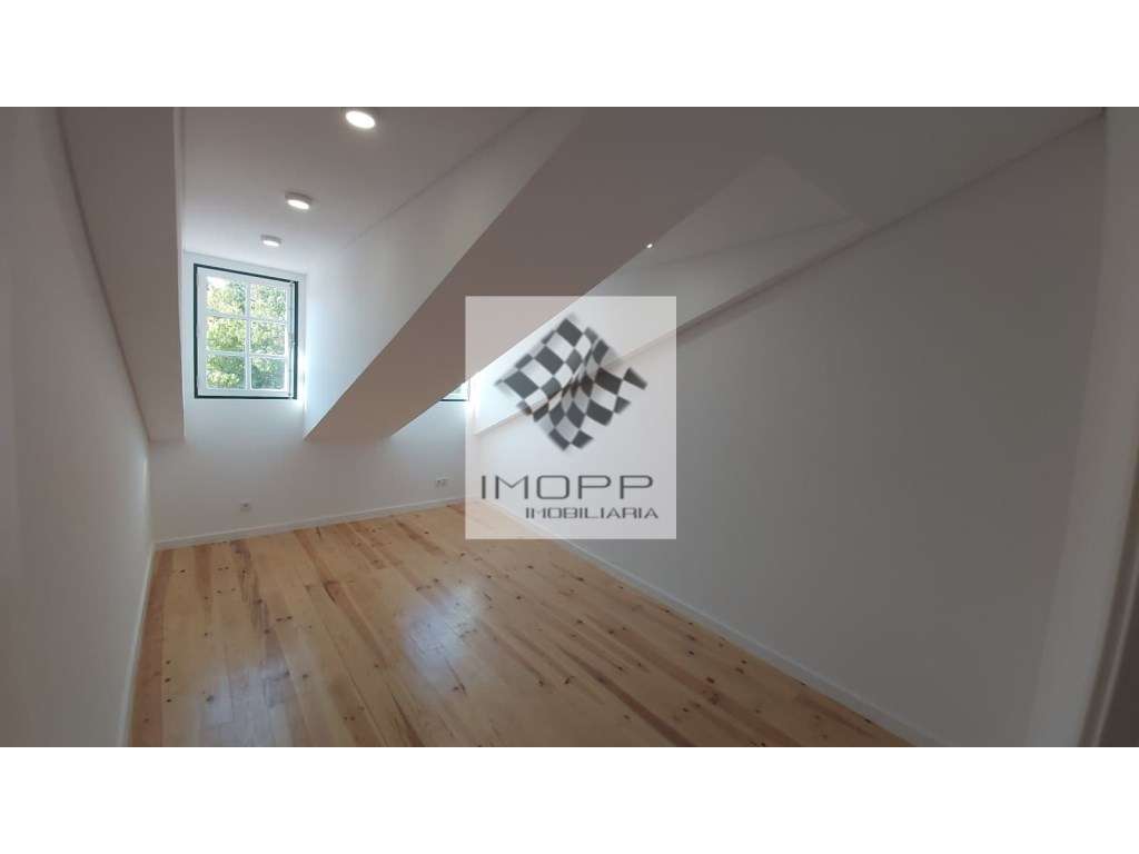 Moradia T2 +2 no centro histórico de Carnide-17