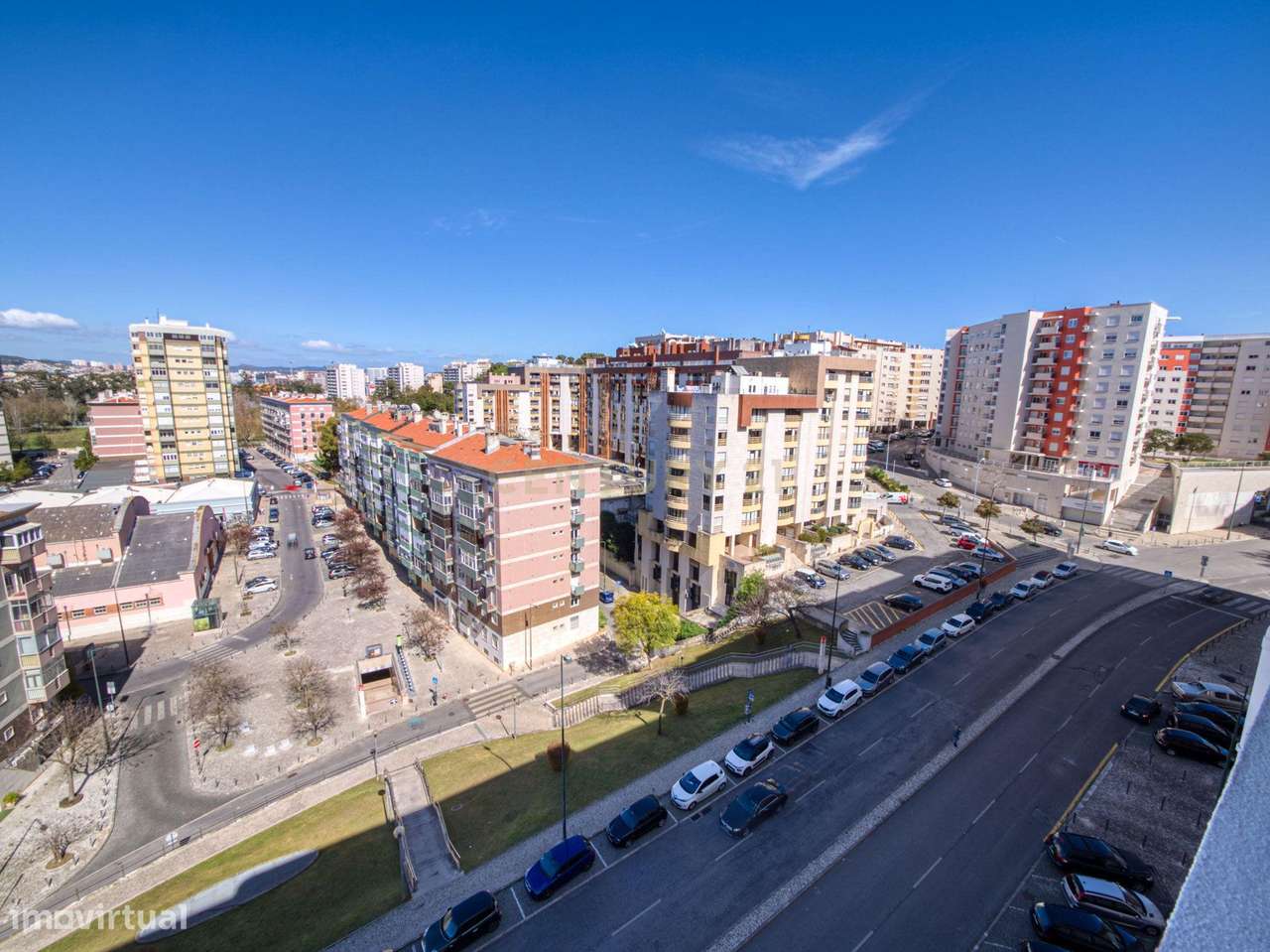 Fantástico T5 Quinta das Conchas frente ao metro-30