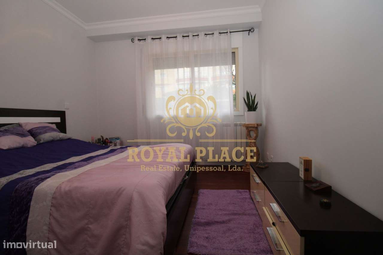 Apartamento T2 Urbanização Vila Areal - como NOVO-5