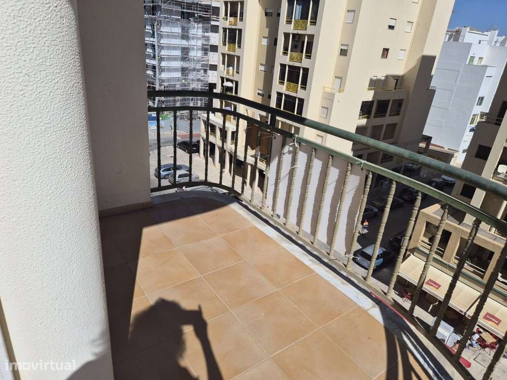 Magnífico T1 com 85 m² no Centro de Quarteira - A Passos da Praia-13