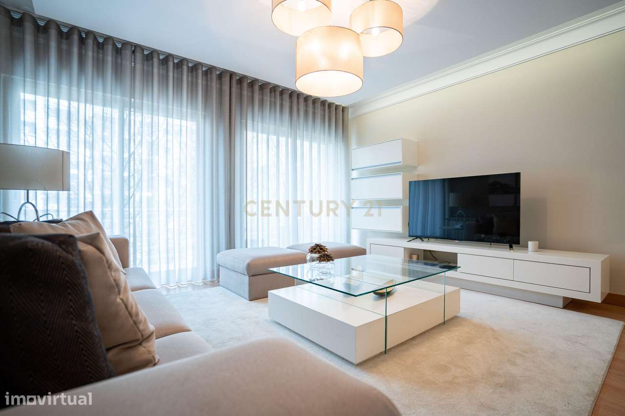 Apartamento T3 | Condomínio Estrela do Oriente | Parque das Nações - Grande imagem: 4/47