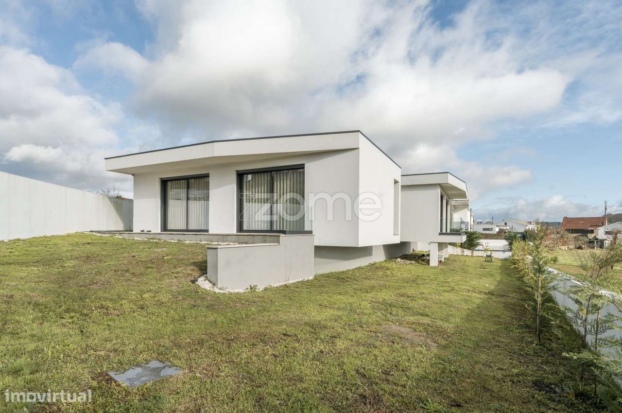 Moradia T2 térrea em Ronfe, Guimarães-23