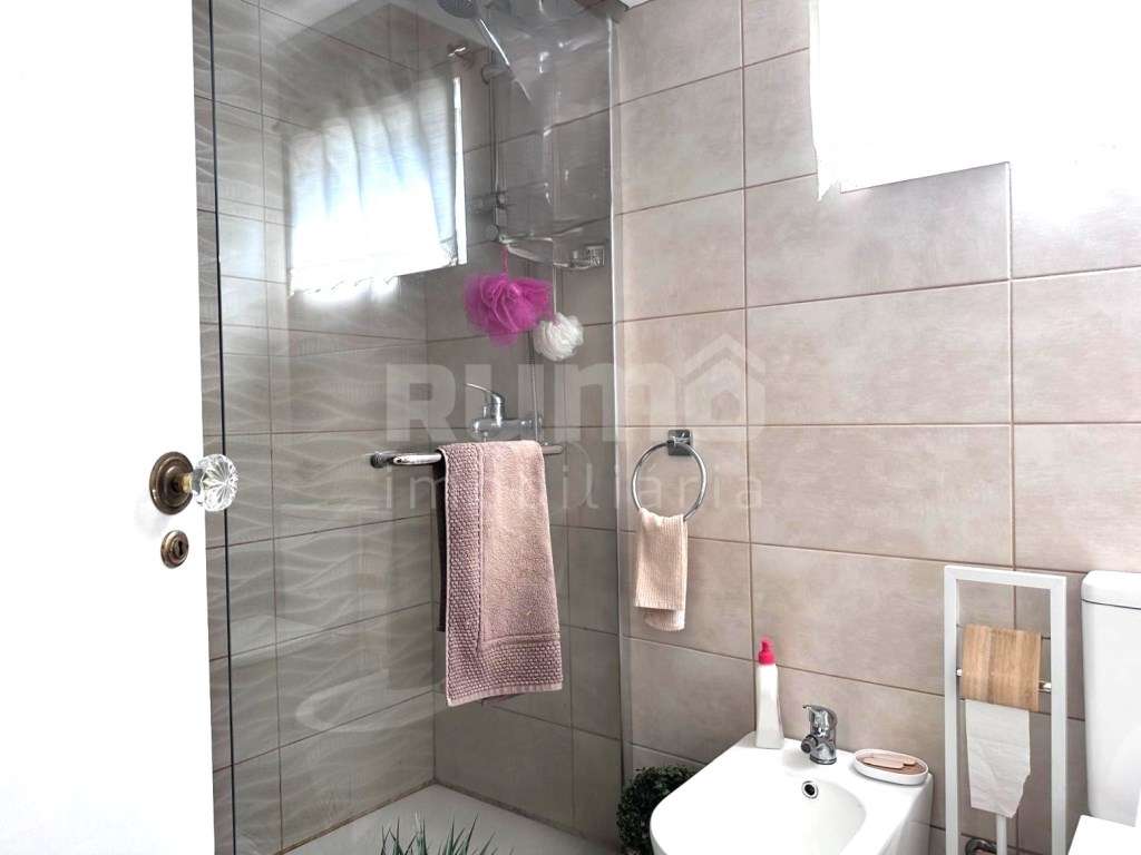 Apartamento T3 com Sótão e Garagem - Excelente Oportunidade!-10