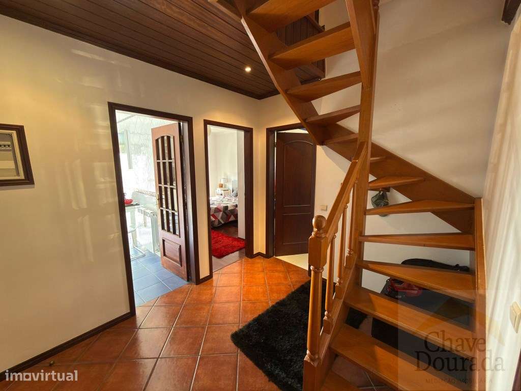 Apartamento T1+2 com garagem, em Santa Clara-6